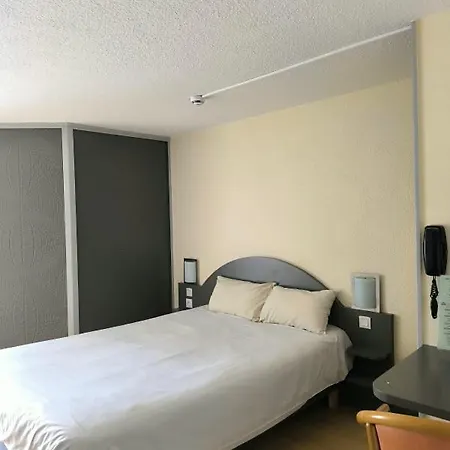 La Porte Angevine 2*