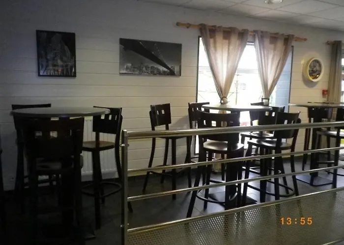 Hotel La Porte Angevine 2*