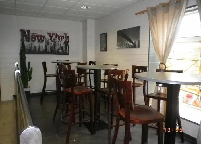 La Porte Angevine 2*