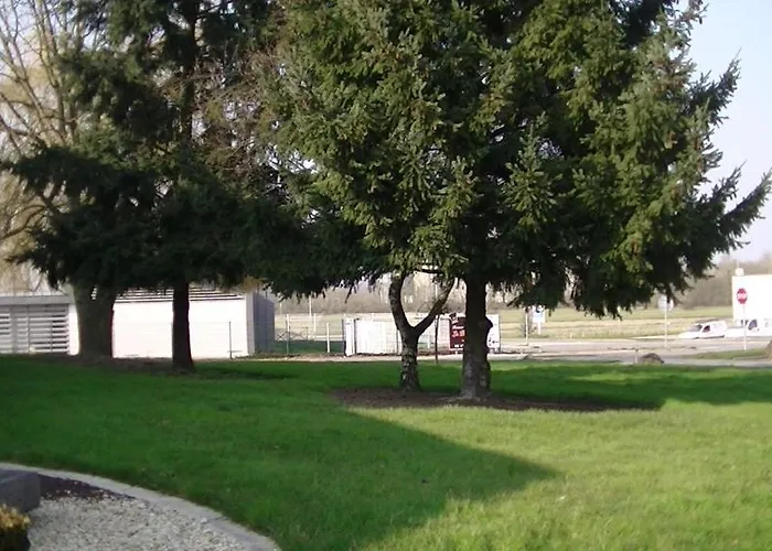 La Porte Angevine 2*